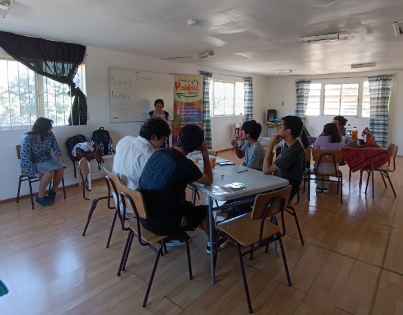 Estudiantes participando en el Programa de Acompañamiento Integral con la Oficina de Cultura de La Calera